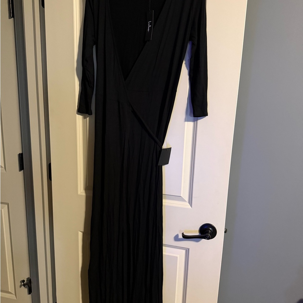 Lulu's Classic Black Maxi Dress